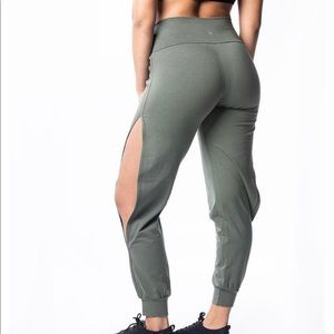 Namastetics Wander Pant thyme